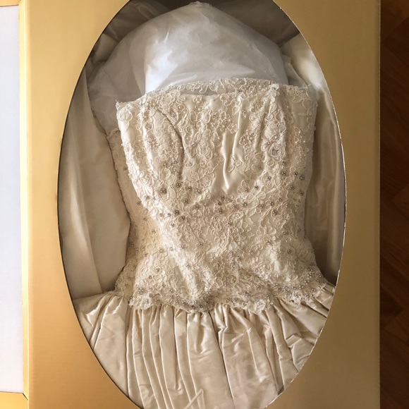 Amsale Wedding Dress (used) - Picture 5 of 10